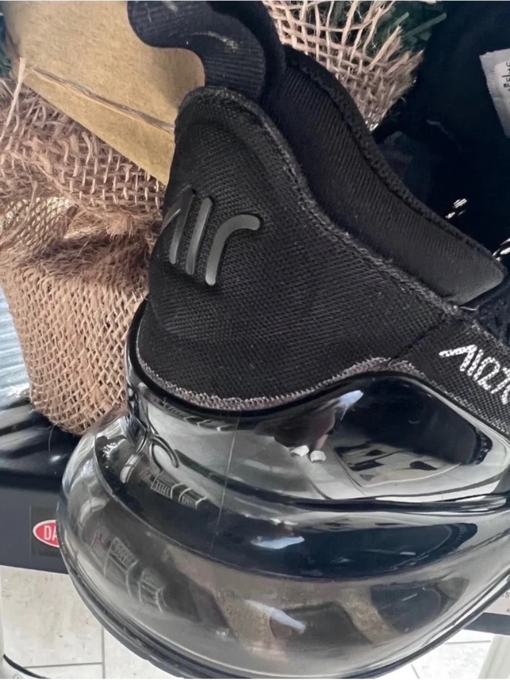 Nike Black/White Air Max 270 Athletic Sneakers Make Offer!!!!!!
